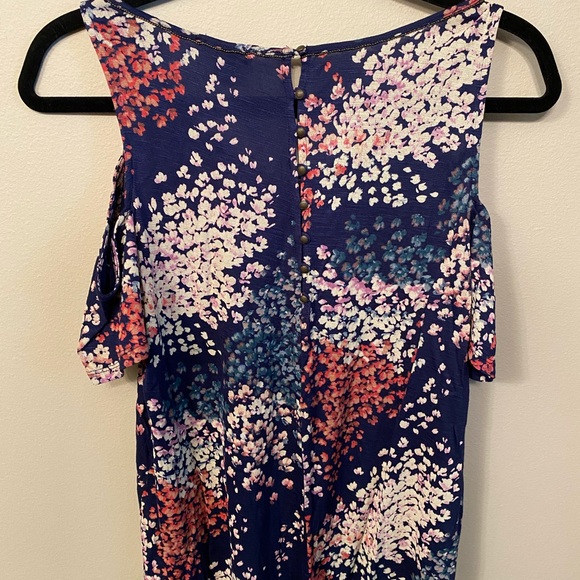 Women’s Lucky Brand Top - Picture 3 of 5